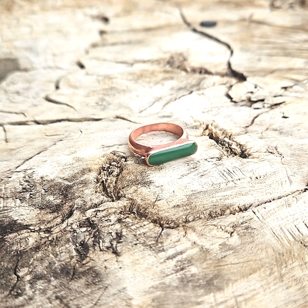 Art Decco Saddle Ring w/ Chalcedony Stone - Picture 3 of 5